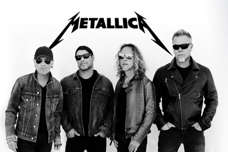 Díjat kap a Metallica