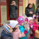 Karácsonyfát díszítettek az óvodások (Fotó: Nagy Mária)