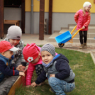 A Pillangó Óvoda és Mini Bölcsöde közös húsvétolása a Mosonmagyaróvári Mentőszolgálat gyermekeivel