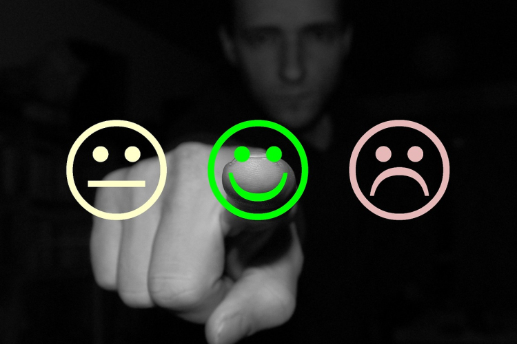 Mi legyen a civil ház neve?