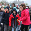 Kőrisfacsemetéket ültettek a diákok a Nolato Magyarország Kft telephelyén