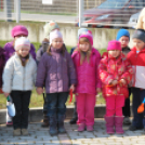 Faültetés óvodásokkal (Fotó: Nagy Mária)