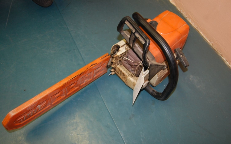 Vádemelési javaslat a betörő és az orgazda ellen