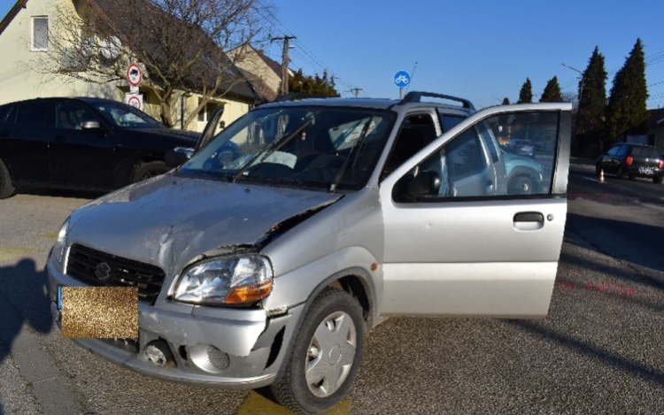 18 éves sofőr karambolózott Bezenyén