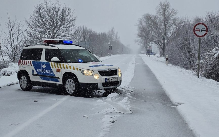 Hárman haltak meg egy balesetben Bakonysárkánynál