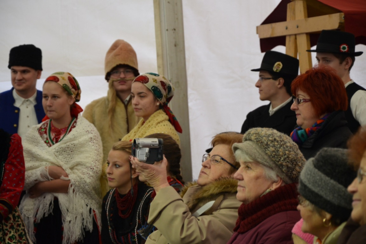 Adventi esték, Lajta Néptáncegyüttes és Kislaptáros zenekar műsora (Fotó: Patács Judit)