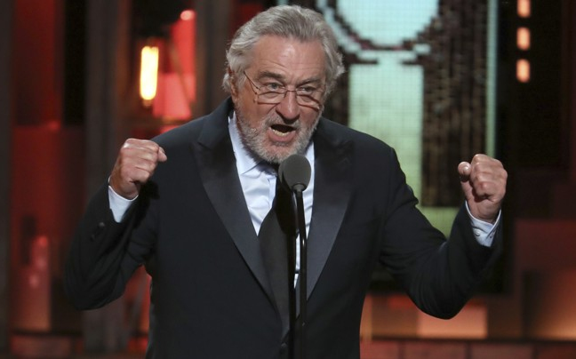 Robert de Niro is bombának tűnő csomagot kapott