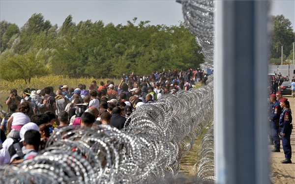 Migrációs válsághelyzetet hirdetett a kormány