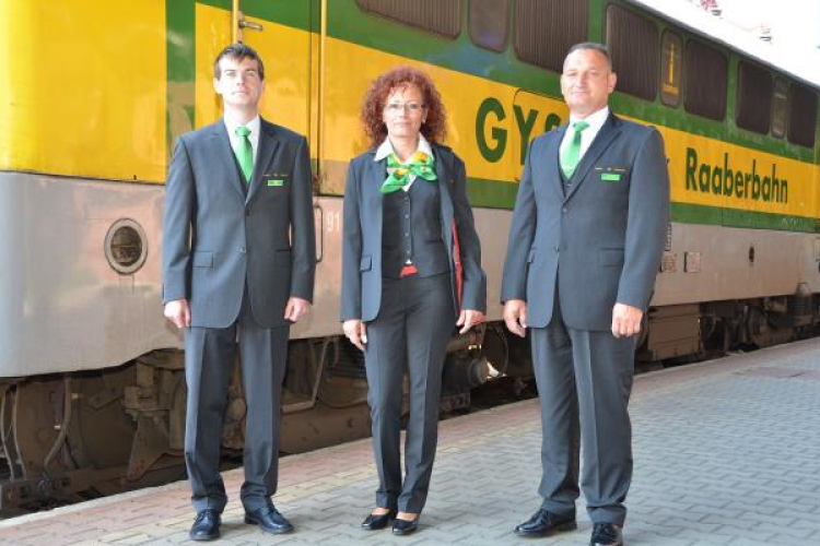 Új egyenruha a GYSEV-nél