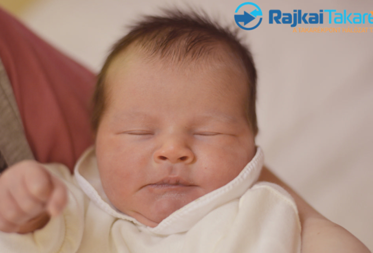 Szabó Holli, 4010 gr. Móvár