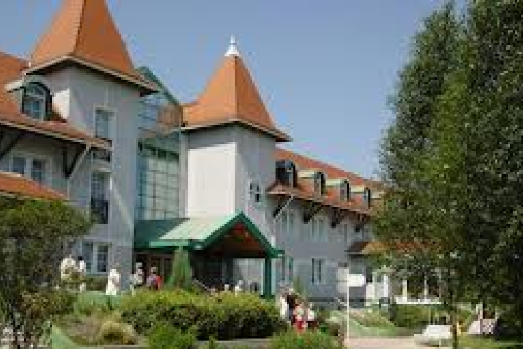 Belógtak a termálba