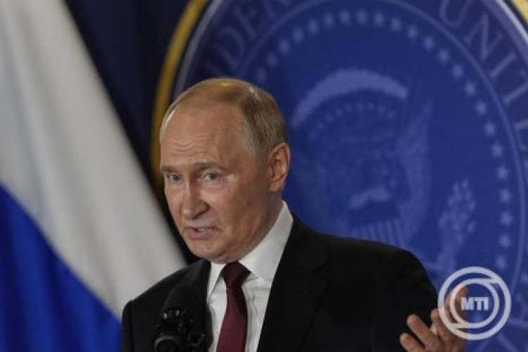 Vlagyimir Putyin: Oroszország a hosszú távú rendezésben érdekelt Ukrajnában