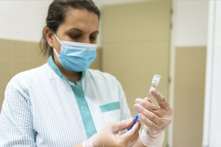 Merkely: a harmadik oltás is működik