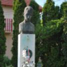 Költészet napi koszorúzás Ady Endre szobornál (Fotó: Nagy Mária)