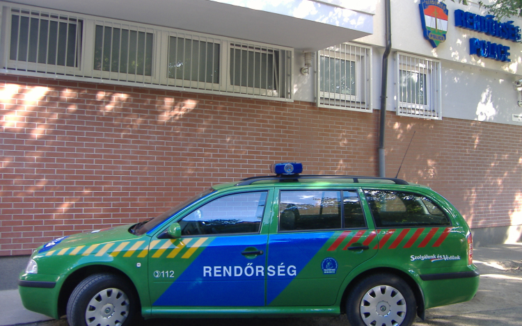 Szerb embercsempészek rendőrkézen