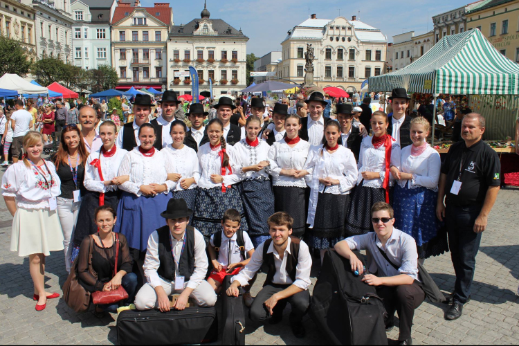 Élő néphagyományok a Lajta Néptánc Együttesben