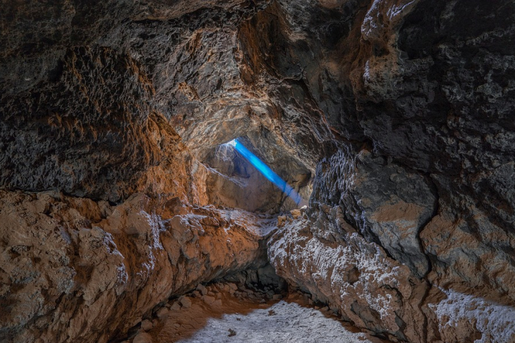 Negyven barlang várja a látogatókat a nemzeti parkokban 