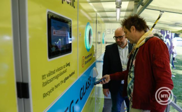 Bemutatták a MOHU új fesztiválautomatáját a budapesti Vivicittá futóversenyen