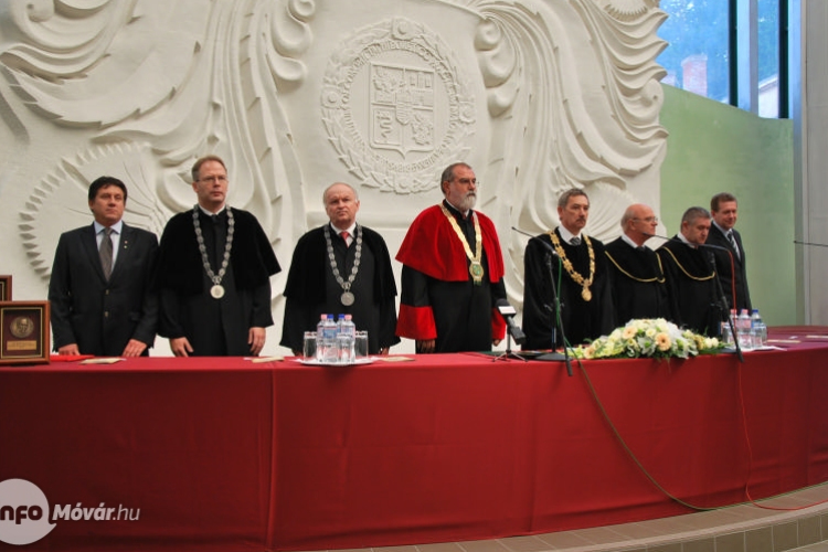 Esküt tettek a gazdászjelöltek