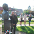 Költészet napi koszorúzás Ady Endre szobornál (Fotó: Nagy Mária)