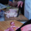 Kolbásztöltő verseny (Fotó: Nagy Mária)