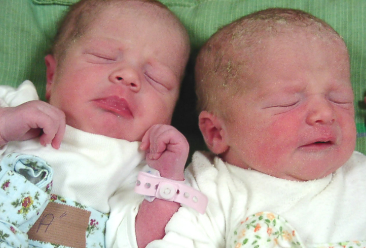 Kéri Petra és Laura; 2630g és 2820 g