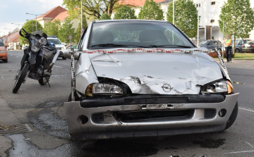 Nem adta meg az elsőbbséget, elütötte a motorost