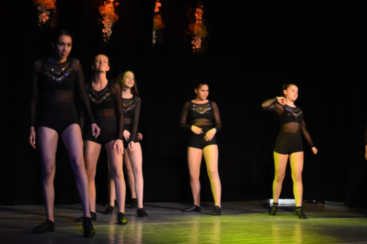 Ünnepi gálaműsor a tánc világnapja tiszteletére - Szigeti Gábor táncpedagógus emlékére