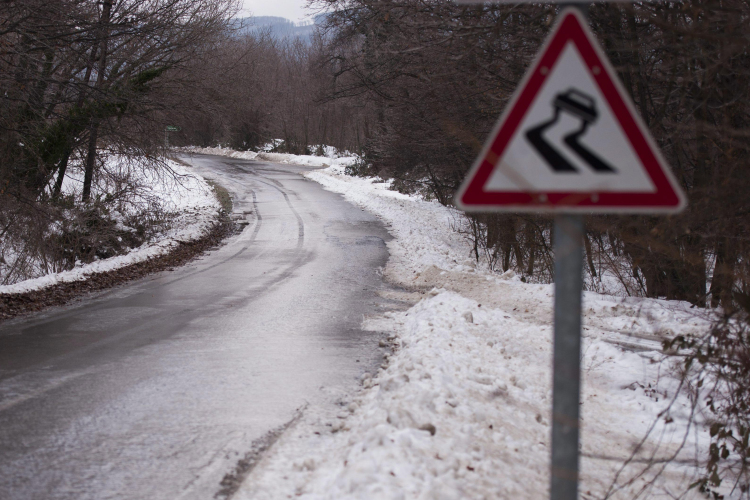 Jelentős mennyiségű ónos eső, északon havazás