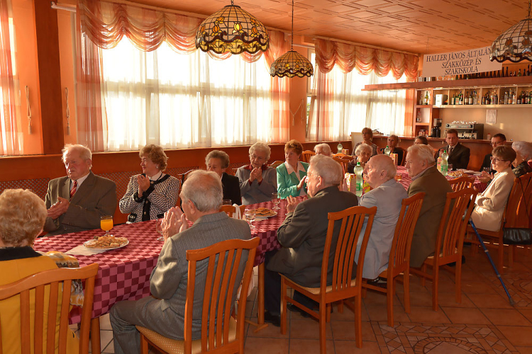 Városi Emlékdiploma átadó a Haller János iskolában (fotó: Horváth Attila)