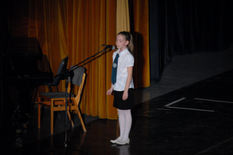 Újhelyi Imre Általános iskola Nyárcsalogató Gálaműsora