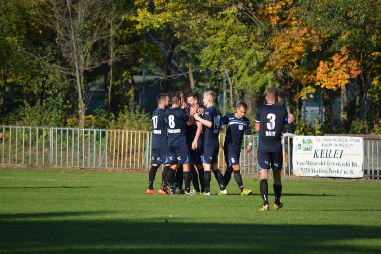 MTE 1904 - Csepel FC (4:1) Gratulálunk! (Fotó: Nagy Mária)