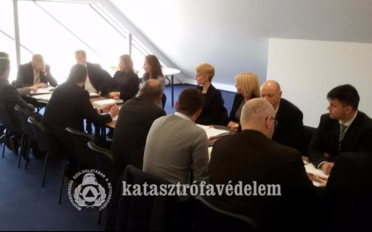 Kirendeltségvezetői, majd igazgatói értekezlet 