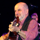 A Szélkiáltó együttes koncertje a Piarista Iskola Gyermekkarának közreműködésével (Fotó: Stipkovits Veronika)