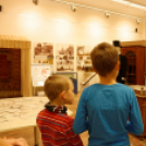 8 lépésben a világ körül - Családi délután a Rakovszky kiállításban (Fotó: Horváth Attila)