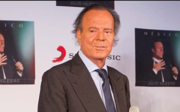 Apasági per elébe néz a 73 éves Julio Iglesias