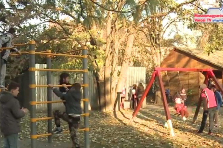 Új játszótér a Családok Átmeneti Otthonában