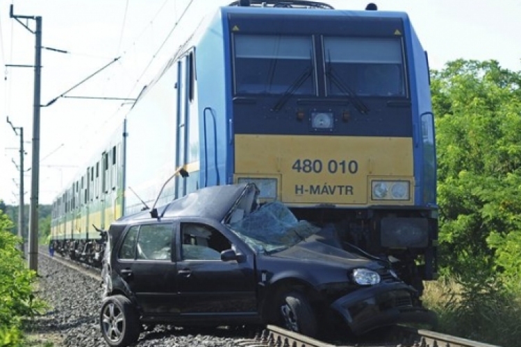 Halálos baleset a kiskópházi vasúti átjáróban