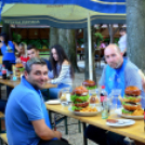 Hamburgerervő verseny az Englernél (Fotó: Patács Judit)