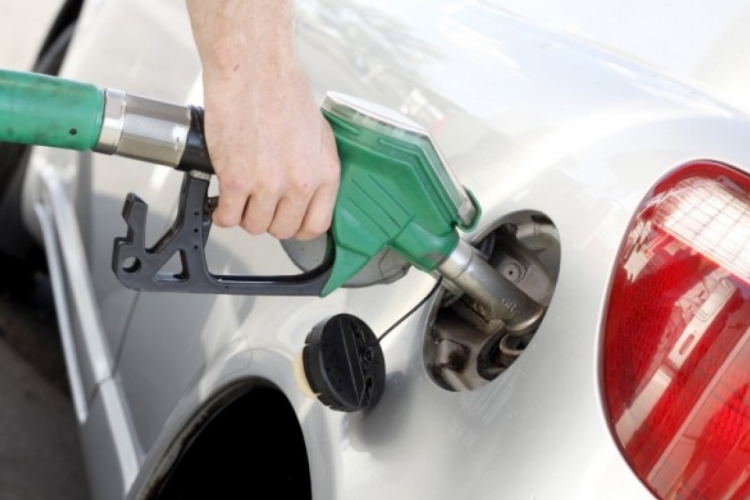 Csökken az üzemanyagok ára október 30-án