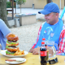Hamburgerervő verseny az Englernél (Fotó: Patács Judit)