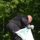 Az MKC SE és az MTE 1904 csapata is csatlakozott a Teszedd! önkéntes szemétszedő akciójához (Fotó: Bánhegyi István)