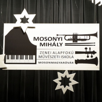 Mosonyi Mihály Zenei Alapfokú Művészeti Iskola karácsonyi hangversenye (fotó: Horváth Attila)