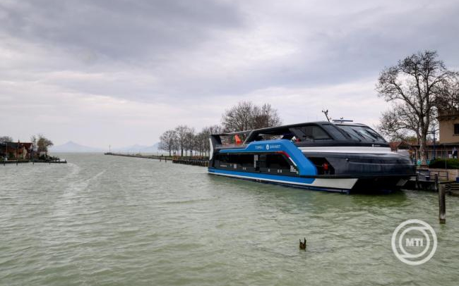 Megújul a fonyódi kikötő