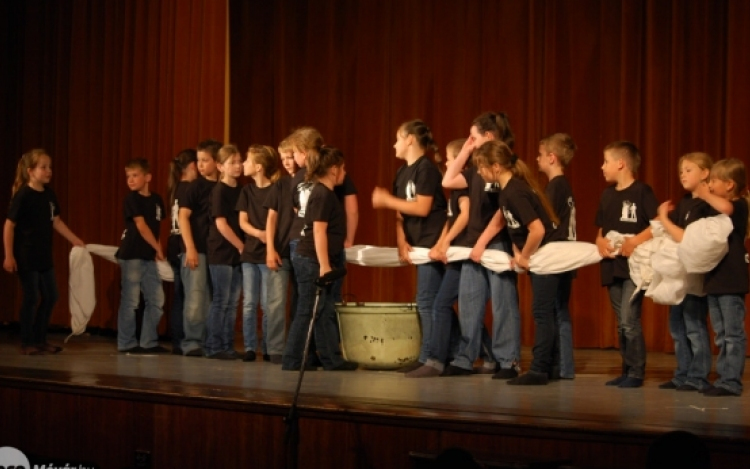 Felhívás XXVI. Moson Megyei Színjátszó Találkozón való részvételre