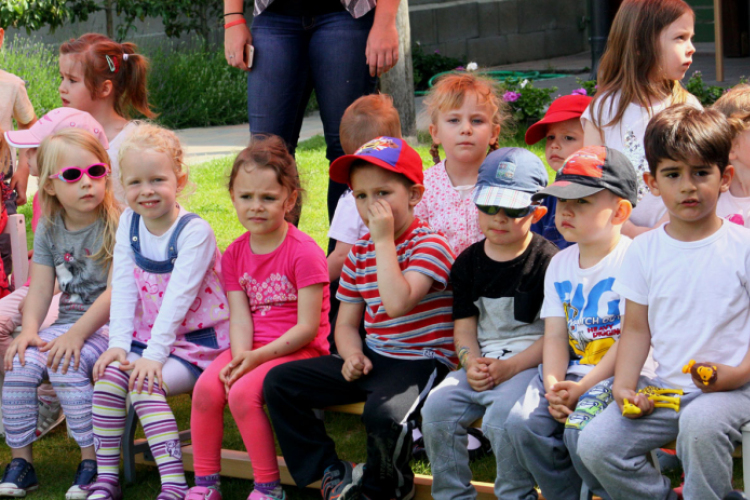 Az Ebuló Kutyaiskola interaktív kutyás bemutatója a Pillangó óvodában (Fotó: Stipkovits Veronika)