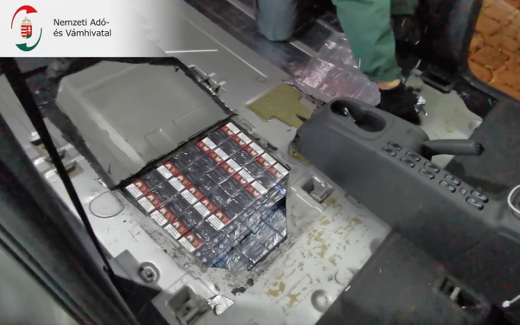 Több mint 11 és fél millió forint értékű cigarettát találtak a NAV munkatársai