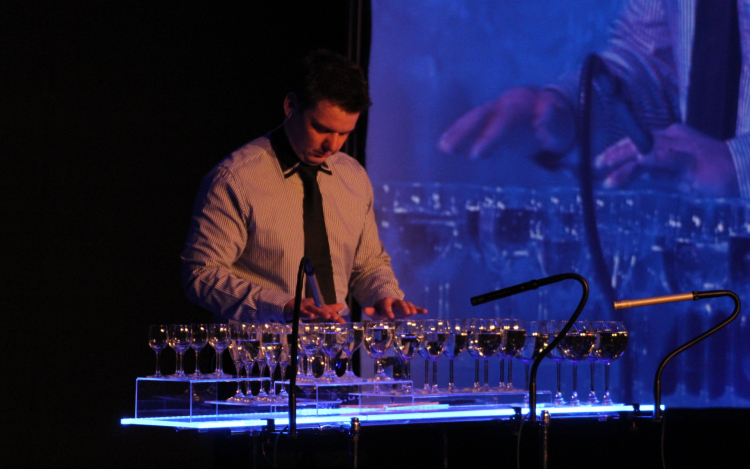 MA: Budapesti Víz Világtalálkozó 2016 Varga Bence Glasso produkciójával