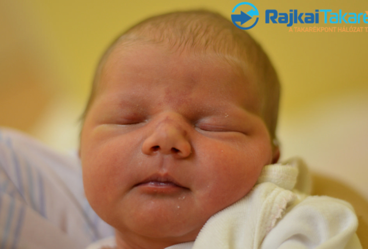 Tóth Ziva Veronika, 3500 gr. Fehértó