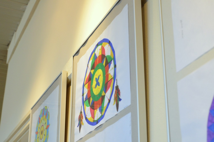 Mandala kiállítás a Huszár Gál Városi Könyvtárban ( Fotó: Patács Judit )